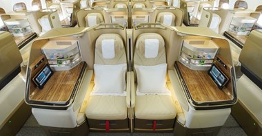 Pierwszy zmodernizowany B777 Emirates poleciał do Genewy