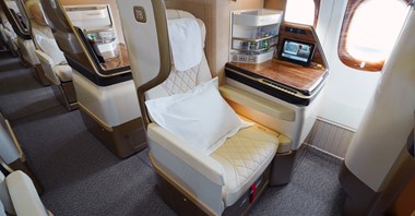 Emirates wdrożą zmodernizowane B777 do dwóch kolejnych miast