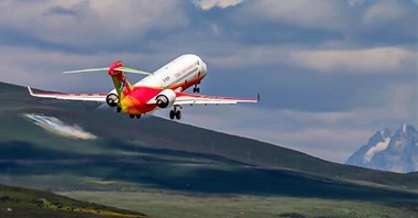 COMAC: Testowy ARJ21 ponownie na najwyżej położonym lotnisku cywilnym