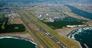 Pas startowy lotniska Miyazaki ponownie otwarty po wybuchu na drodze kołowania