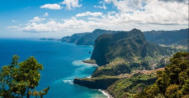 Ferie zimowe nad morzem lub oceanem. A jeśli górach, to na Maderze lub Sycylii